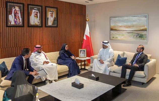 لدى لقاء معاليه الأمين العام لمنظمة التعاون الرقمي .. معالي وزير المالية والاقتصاد الوطني: مملكة البحرين تواصل دعم التحول الرقمي بما يسهم في رفد النمو الاقتصادي